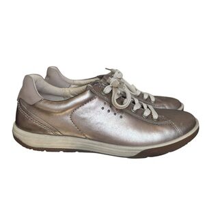ECCO Chase II Tie Sneakers in Moon Silver Metallic, Size 36